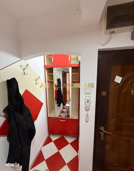 Apartament cu 2 camere, mobilat în Eroii Revoluției