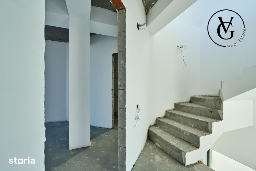 Casă cu 4 camere decomandat cu Teren 235 Mp în Palazu Mare