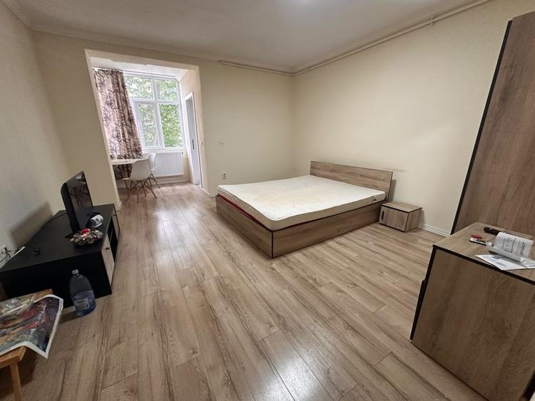 Garsonieră decomandată, mobilată în Cugir