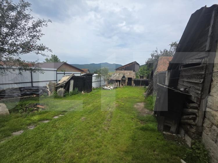 Casă cu 2 camere cu Teren 982 Mp în Bixad