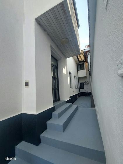Casă cu 4 camere cu Teren 50 Mp în Obor