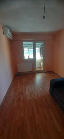 Apartament cu 2 camere semidecomandat în Tineretului
