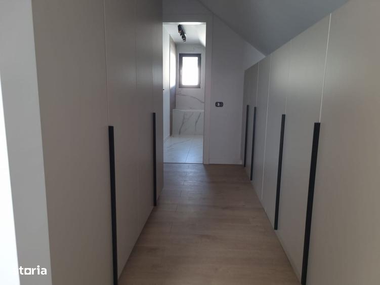 Casă cu 4 camere cu Teren 300 Mp în Central
