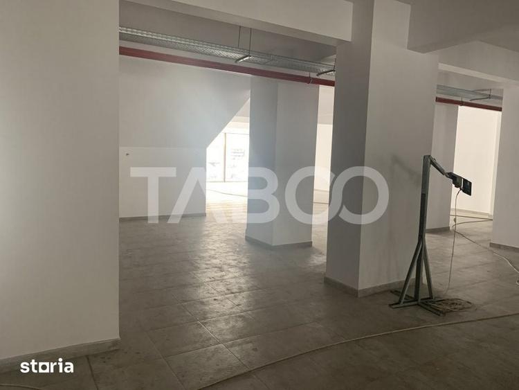 Spațiu comercial, de 600 mp, în Central