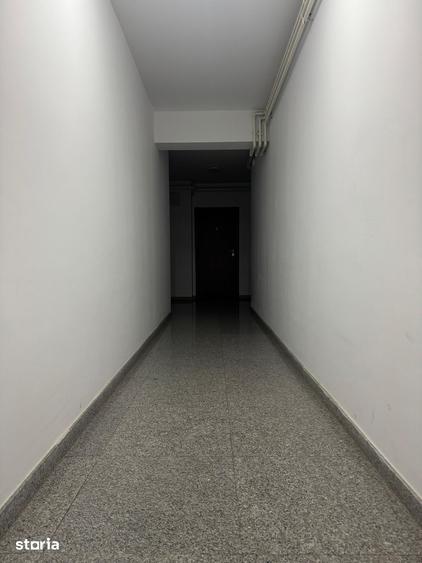 Apartament cu 3 camere semidecomandat în Sisești