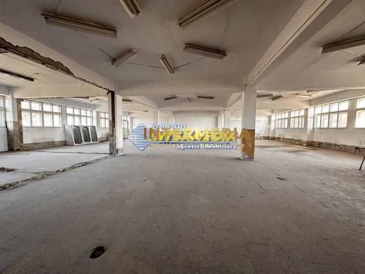 Spațiu comercial, de 1,270 mp, în Bărăbanț