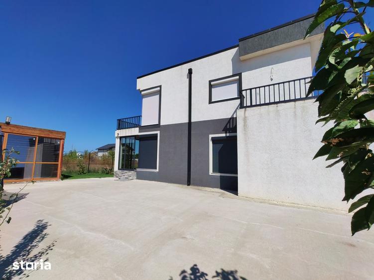 Casă cu 5 camere cu Teren 500 Mp în Agigea