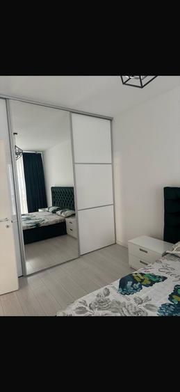 Apartament cu 2 camere semidecomandat, mobilat în Sisești