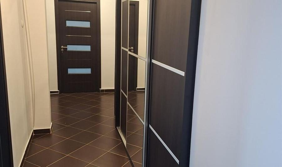 Apartament cu 3 camere decomandat în Dristor