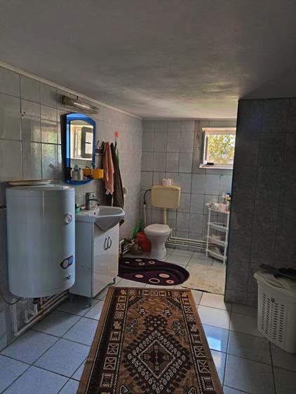 Casă cu 4 camere decomandat în Central
