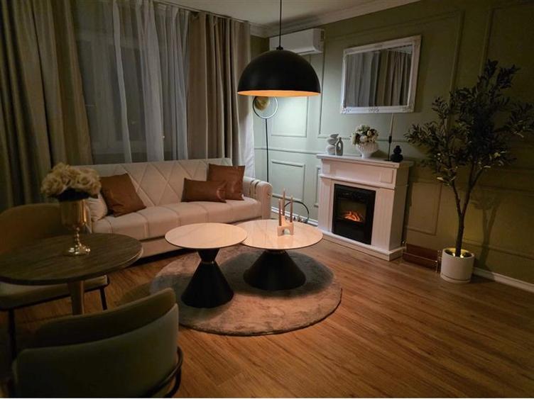 Apartament cu 3 camere nedecomandat, mobilat în Circumvalațiunii