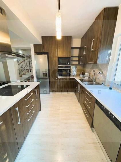 Duplex cu 4 camere cu Canalizare în Florești