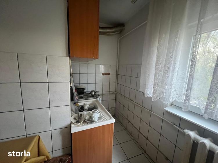 Garsoniera - Bazinul Olimpic - etaj- 3/4 - 34 mp - 35000 euro - 3