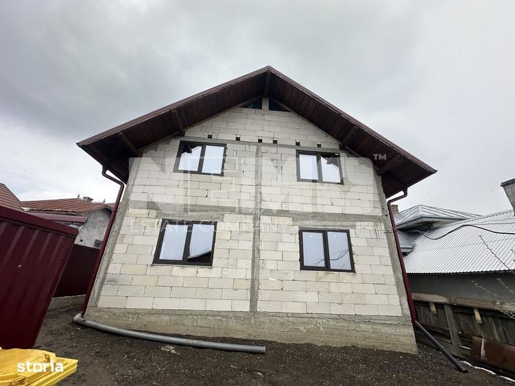Casă cu 4 camere în Bulai