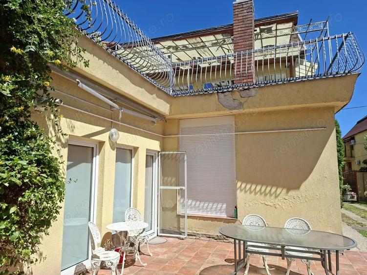 Casă cu 6 camere cu Teren 1000 Mp în 14 Mai