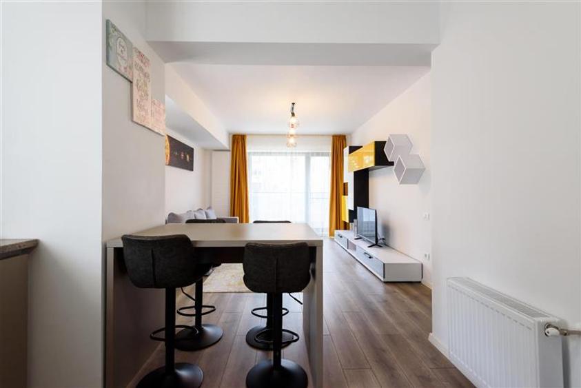 Apartament cu 2 camere decomandat, mobilat în Noua