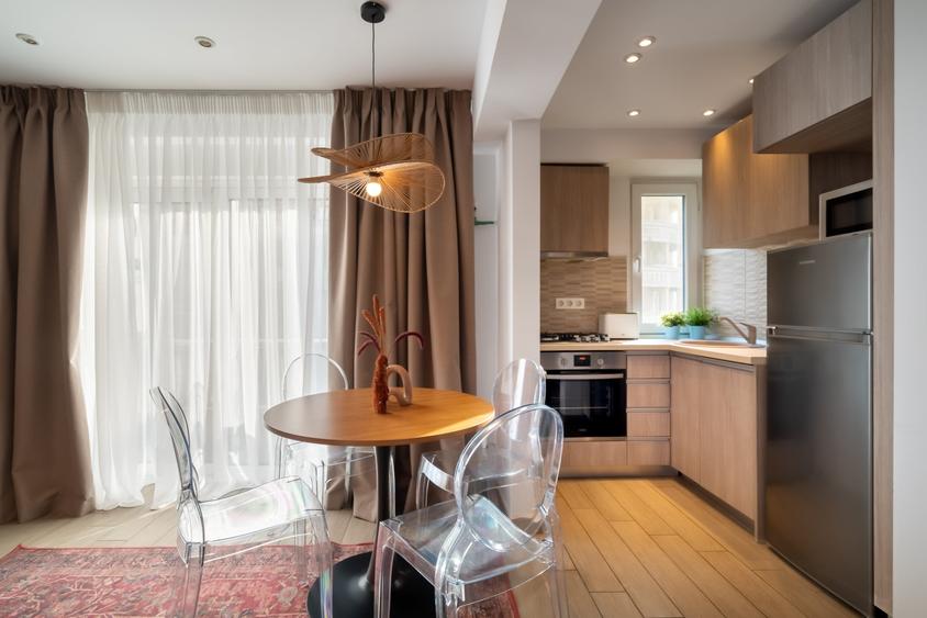 Apartament cu 2 camere semidecomandat în Calea Victoriei