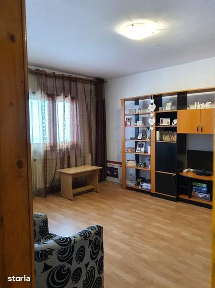 Apartament cu 3 camere decomandat în Micro 3
