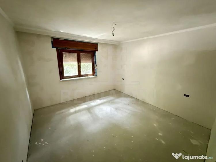 Apartament cu 3 camere decomandat în Brazda lui Novac