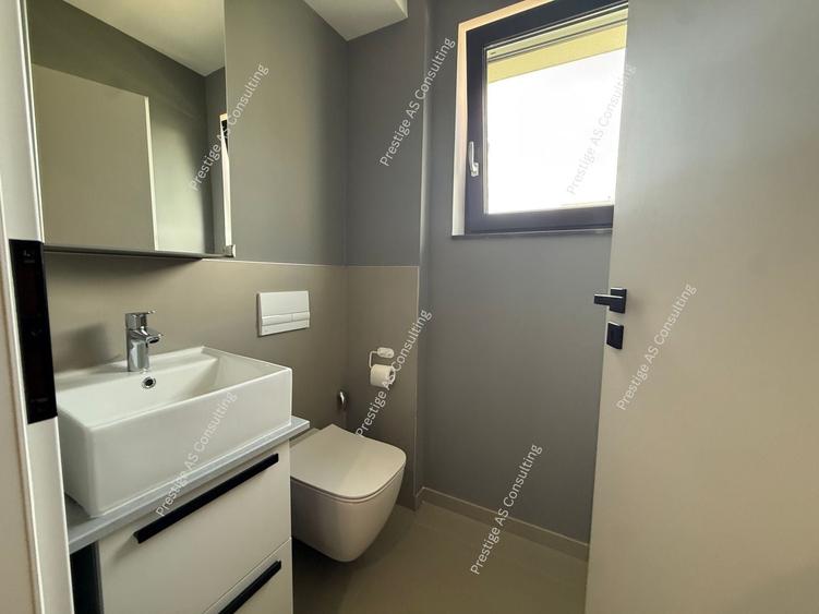 Apartament cu 3 camere semidecomandat, mobilat în Aradului