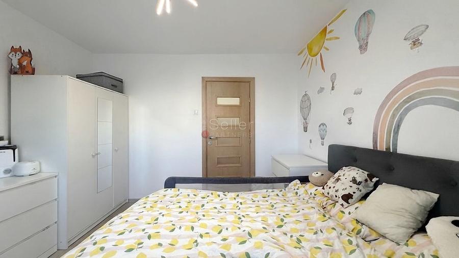 Apartament cu 3 camere decomandat, mobilat în Astra