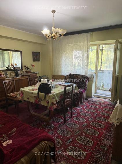 Apartament cu 3 camere decomandat în Văcăresti