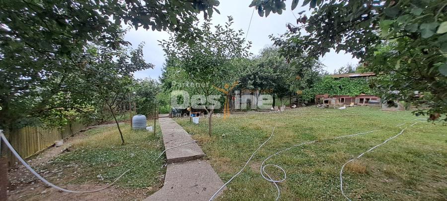 Casă cu 3 camere cu Teren 1715 Mp în Cornești