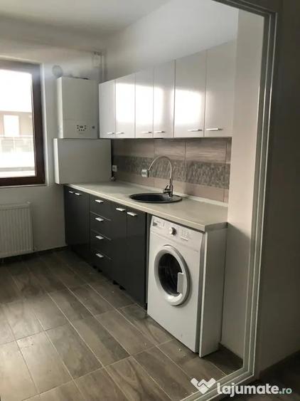 Apartament cu 2 camere semidecomandat în Berceni