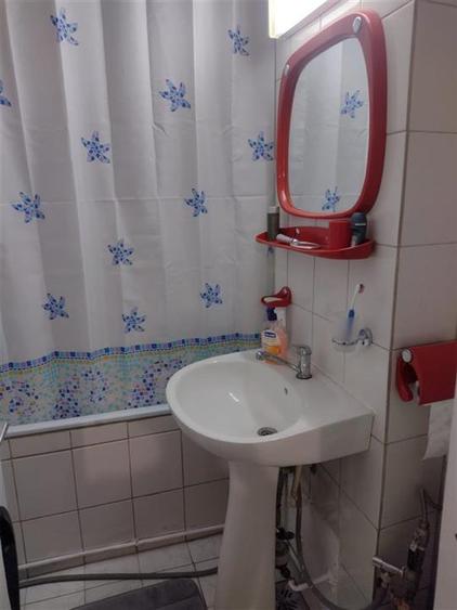 Apartament cu 2 camere decomandat, mobilat în Podu Roș