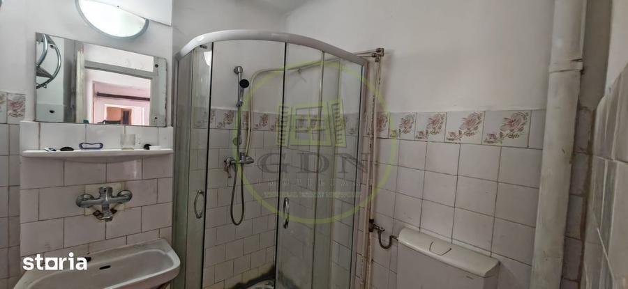Apartament cu 4 camere decomandat în 1 Mai