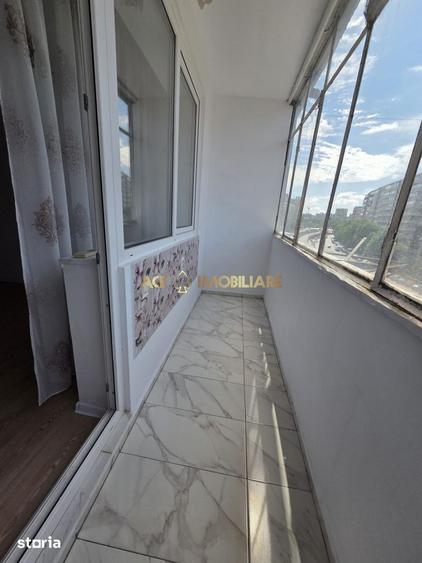 Apartament cu 3 camere, mobilat în Tei