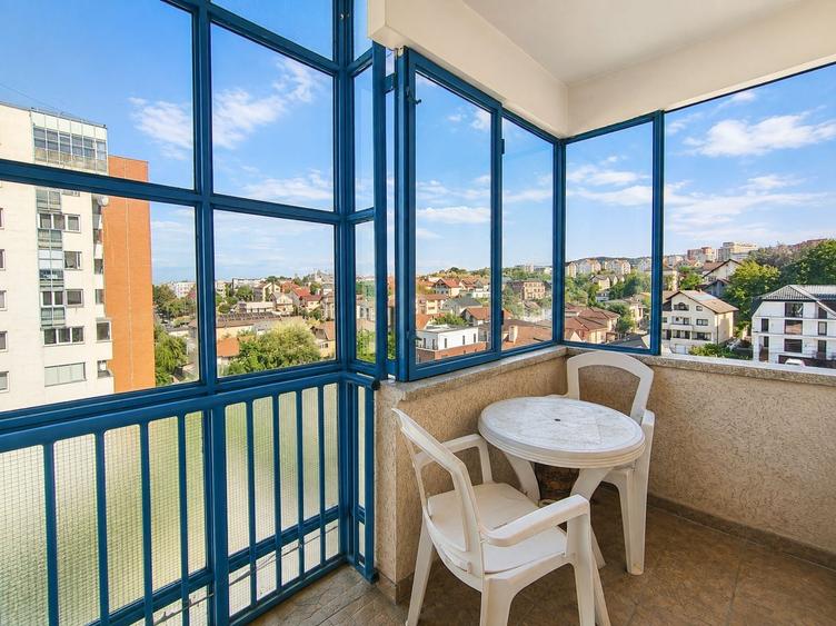 Apartament cu 4 camere decomandat în Zorilor