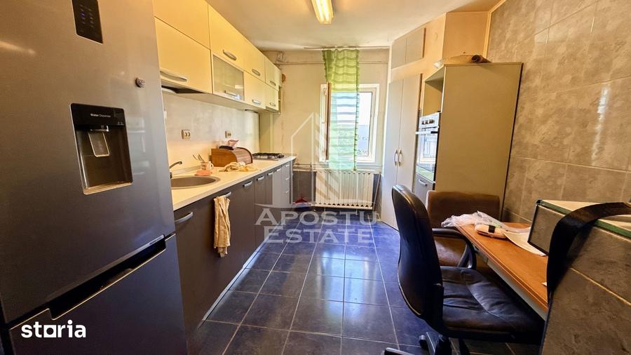 Apartament cu 3 camere decomandat în Bucovina
