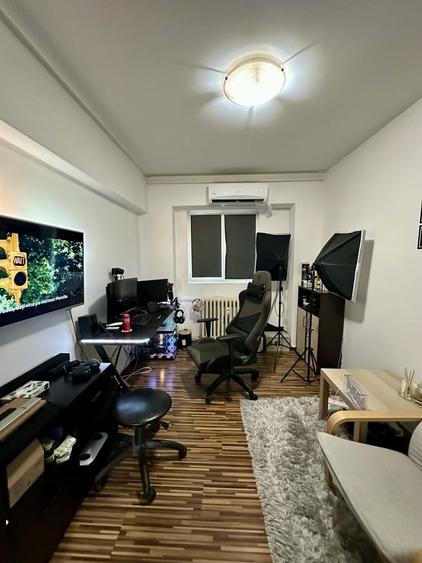 Apartament cu 4 camere decomandat în Drumul Taberei