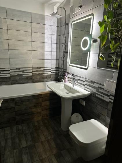 Apartament cu 3 camere decomandat, mobilat în Lunei