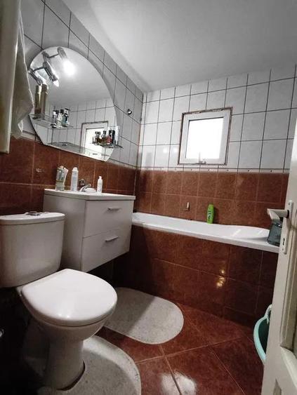 Apartament cu 3 camere decomandat în Păcurari