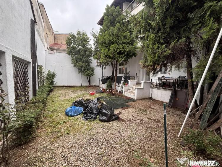 Casă cu 5 camere cu Teren 300 Mp în Calea Călărașilor