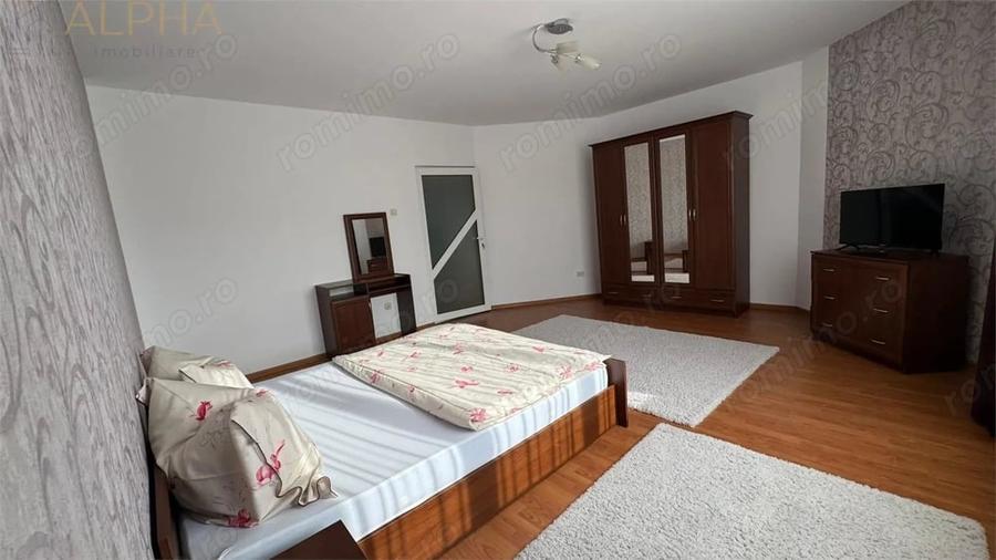 Casă cu 6 camere cu Teren 645 Mp în Unirea