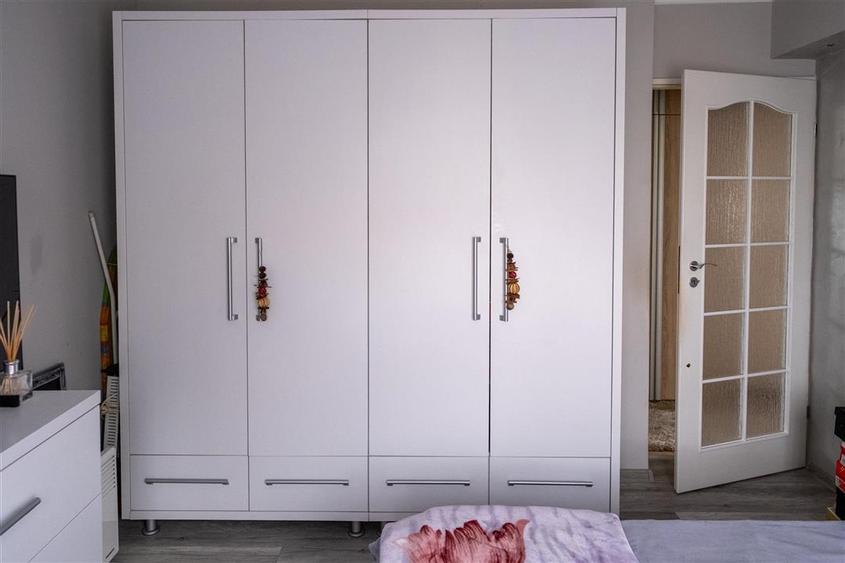 Apartament cu 3 camere decomandat, mobilat în Calea Aradului