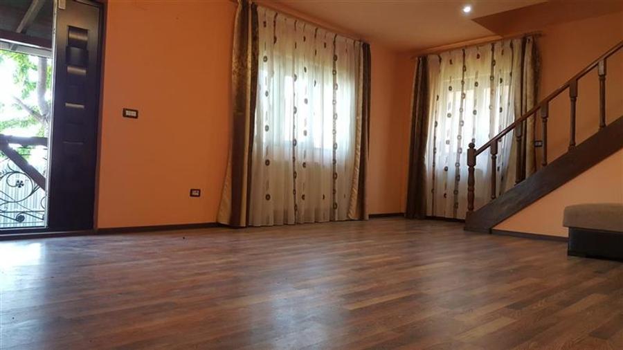 Casă individuală cu 4 camere cu Teren 500 Mp în Hemeiuș