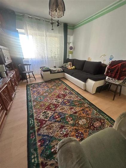 Apartament cu 3 camere decomandat în Dacia