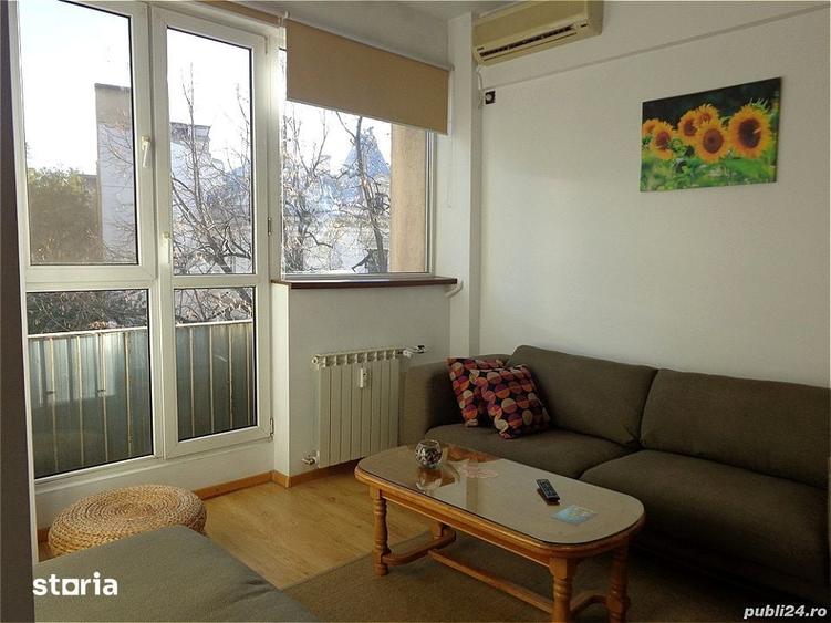 Apartament cu 3 camere decomandat în Romană