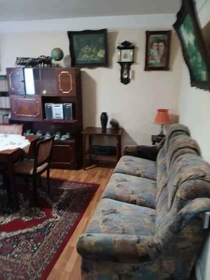 Casă cu 2 camere decomandat în Central