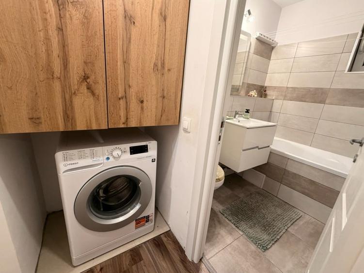 Apartament cu 3 camere decomandat, mobilat în Lipovei