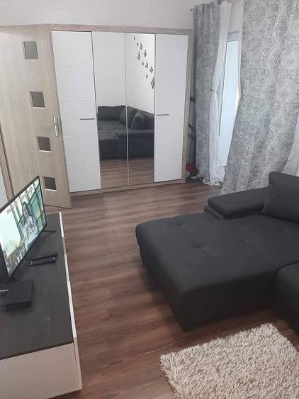Apartament cu 2 camere decomandat în Exterior Vest