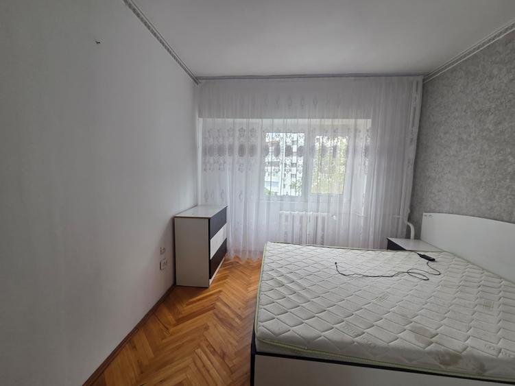 Apartament cu 3 camere decomandat în Dacia