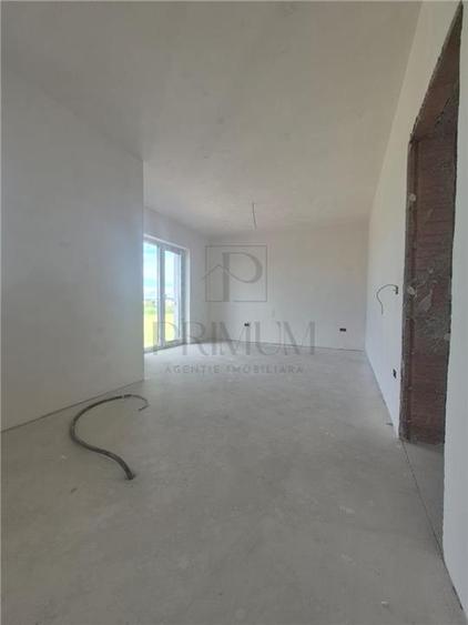 Duplex cu 5 camere cu Canalizare în Moșnița Nouă