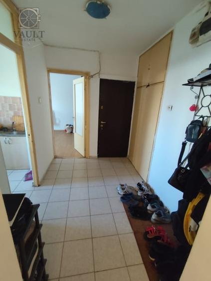 Apartament cu 3 camere decomandat în Rahova