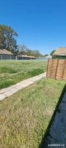 Casă cu Teren 1400 Mp în Gropeni