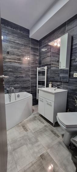 Apartament cu 2 camere decomandat în Petru Rareș